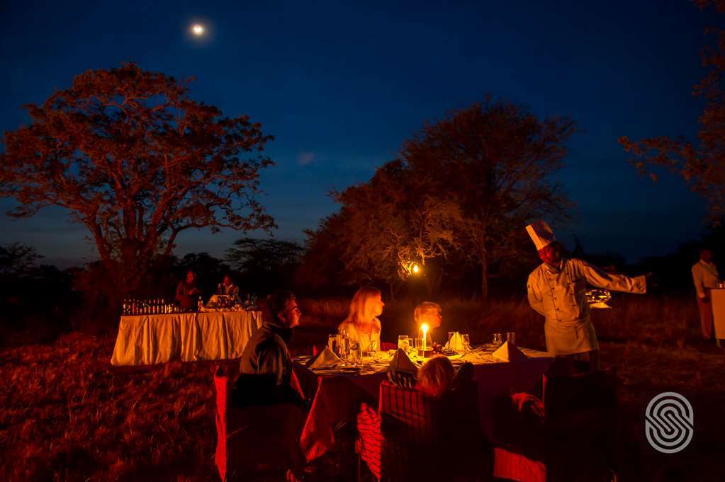 Kirawira Serena Camp Robanda Restoran gambar